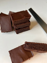 Load image into Gallery viewer, 12 Chocolate Fudge Cake Bars
