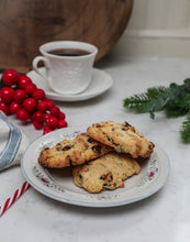Load image into Gallery viewer, 20 Cranberry and Sultana Cookies
